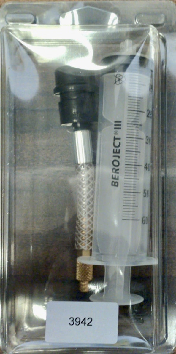 Blister con adaptador (R134a) y jeringilla vacía de 60ml 